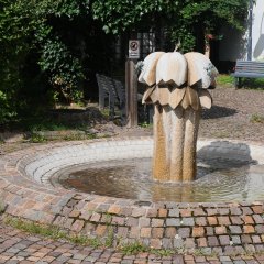 Bienenbrunnen